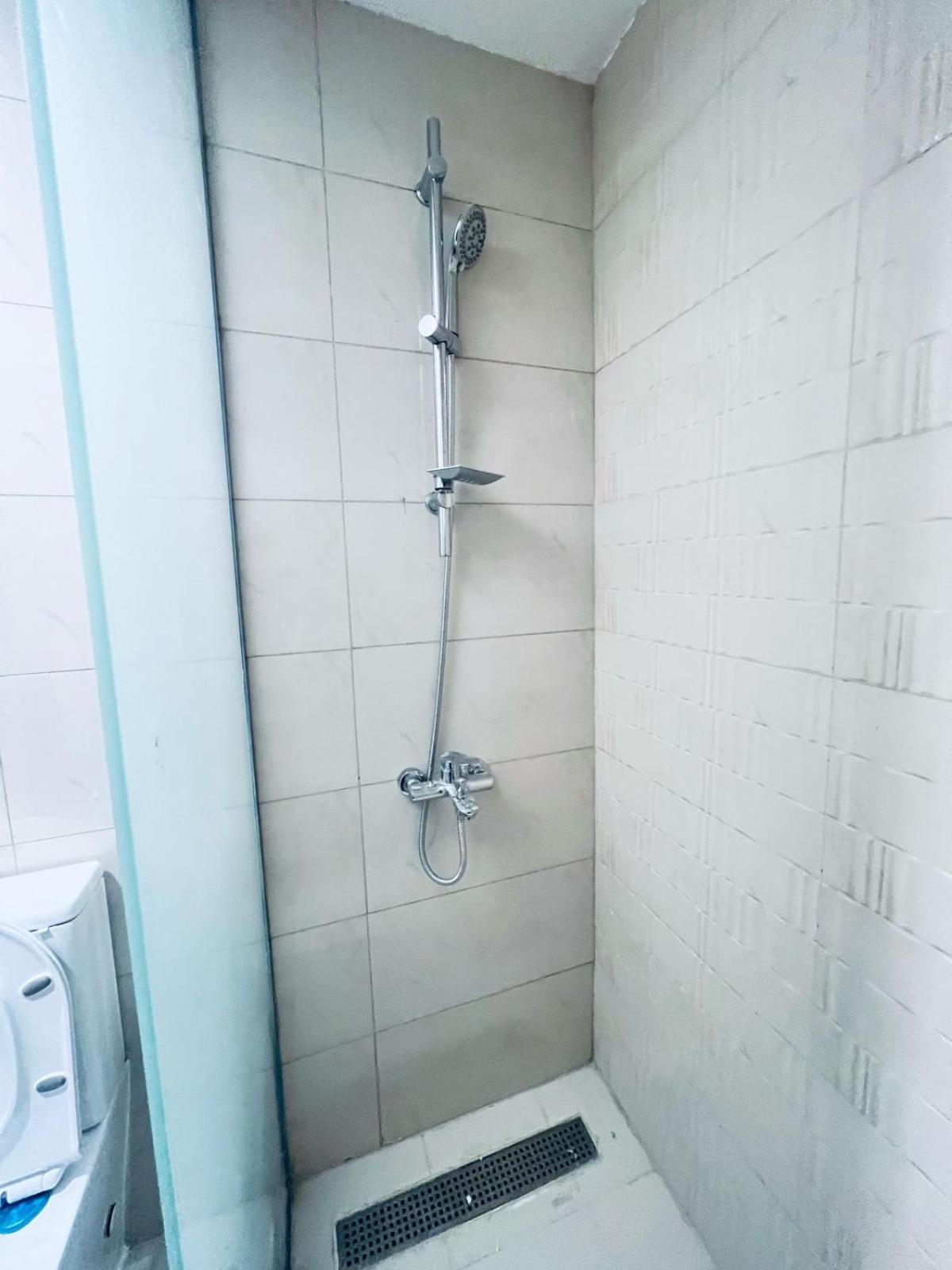 Apartamento Moon Backpackers Burjman Exit 2, Family Partitions, Loft Partitions, Dubái Exterior foto