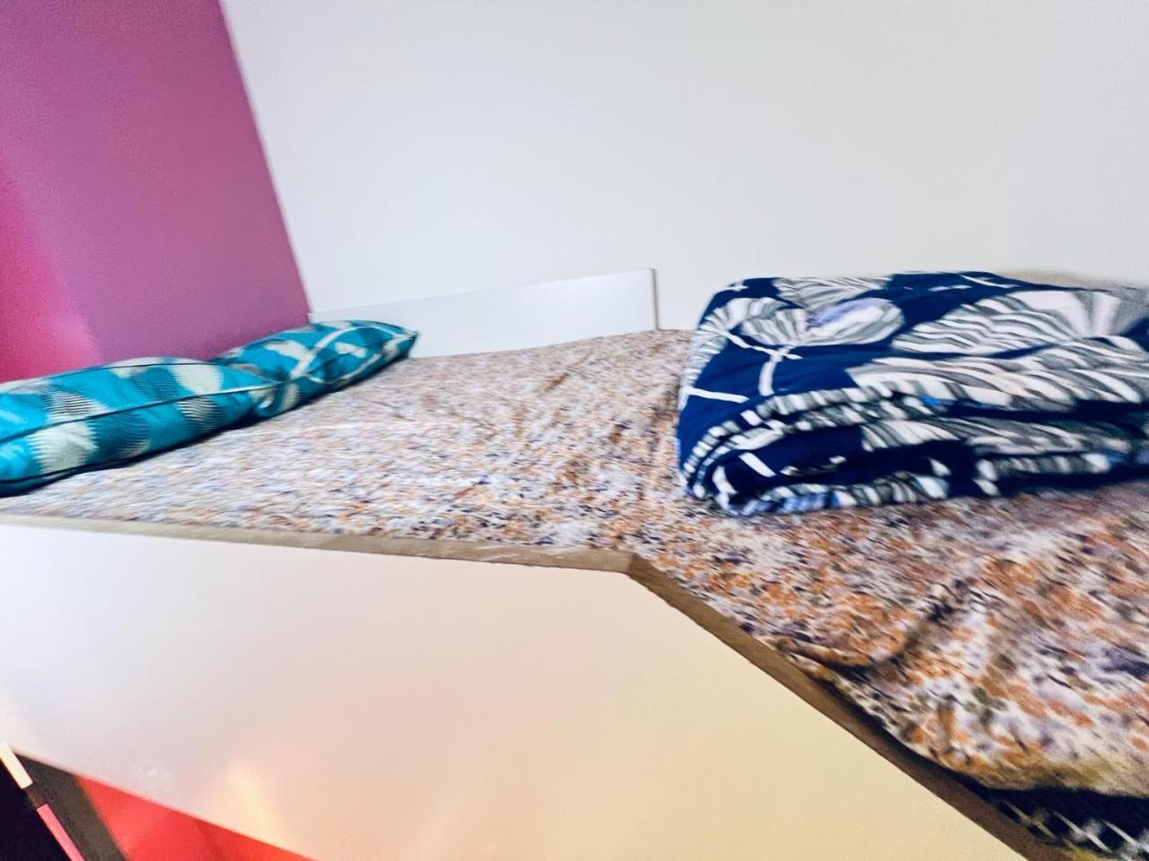 Apartamento Moon Backpackers Burjman Exit 2, Family Partitions, Loft Partitions, Dubái Exterior foto