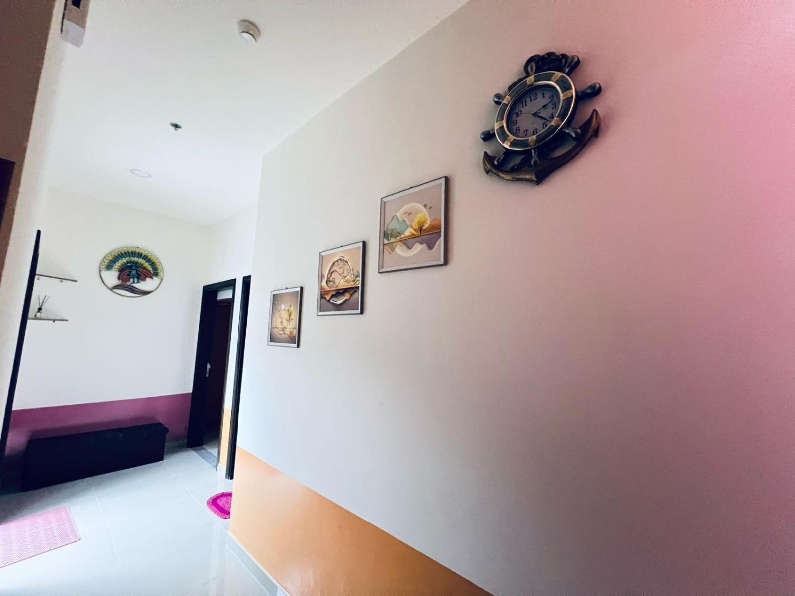 Apartamento Moon Backpackers Burjman Exit 2, Family Partitions, Loft Partitions, Dubái Exterior foto