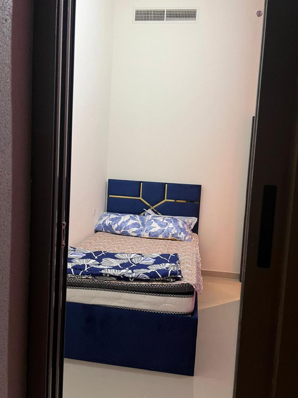 Apartamento Moon Backpackers Burjman Exit 2, Family Partitions, Loft Partitions, Dubái Exterior foto