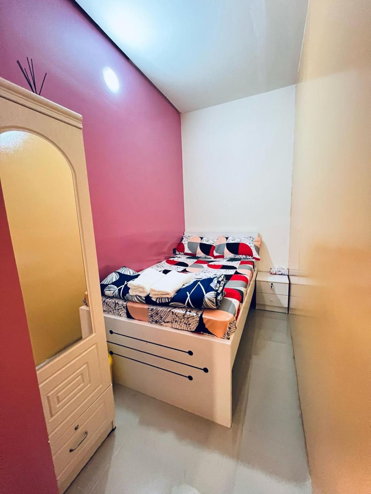 Apartamento Moon Backpackers Burjman Exit 2, Family Partitions, Loft Partitions, Dubái Exterior foto