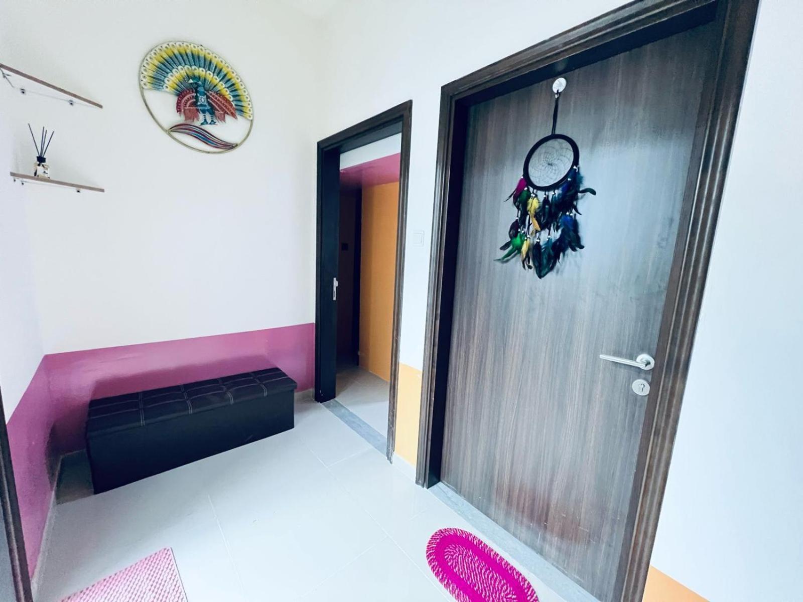 Apartamento Moon Backpackers Burjman Exit 2, Family Partitions, Loft Partitions, Dubái Exterior foto