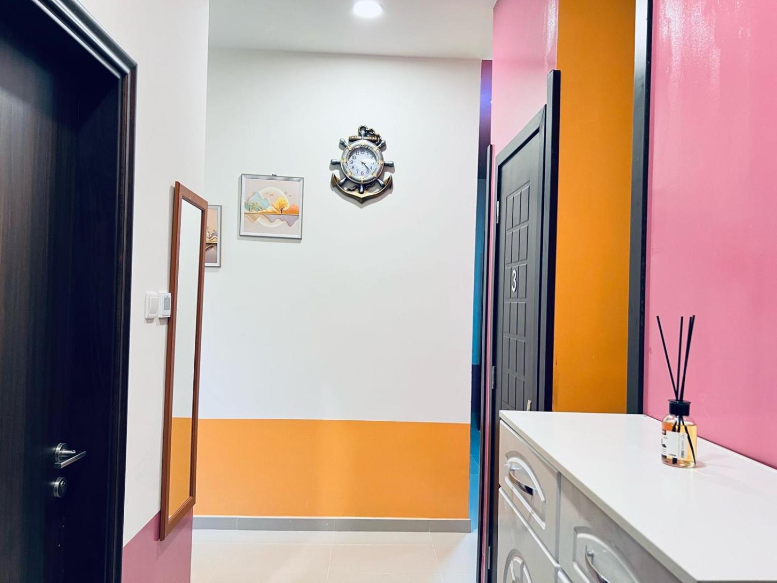 Apartamento Moon Backpackers Burjman Exit 2, Family Partitions, Loft Partitions, Dubái Exterior foto